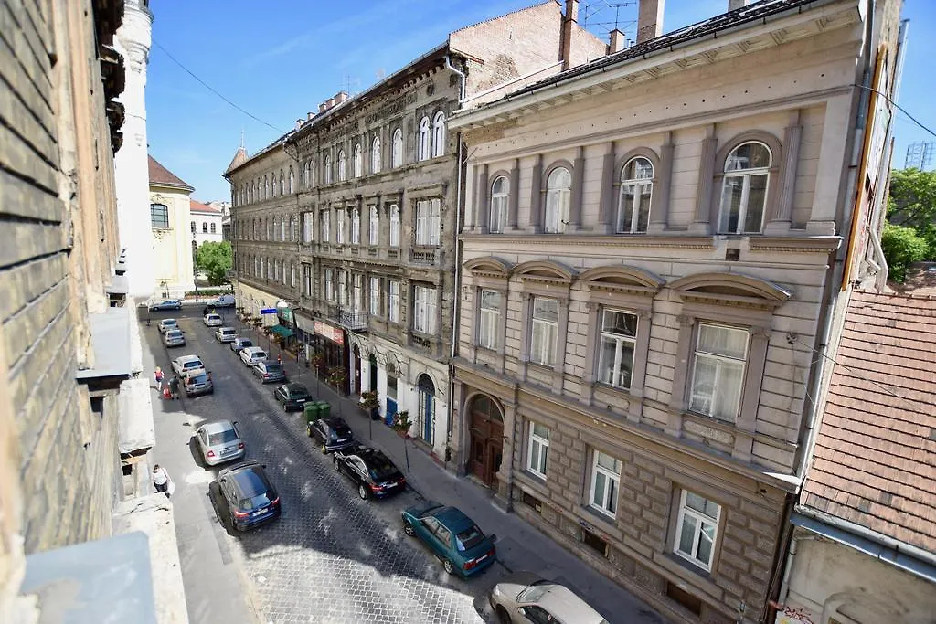 Creative Apartment - Akacfa 62 Budapest