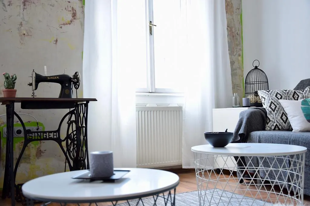 Creative Apartment - Akacfa 62 Budapest 0*,  Hungary