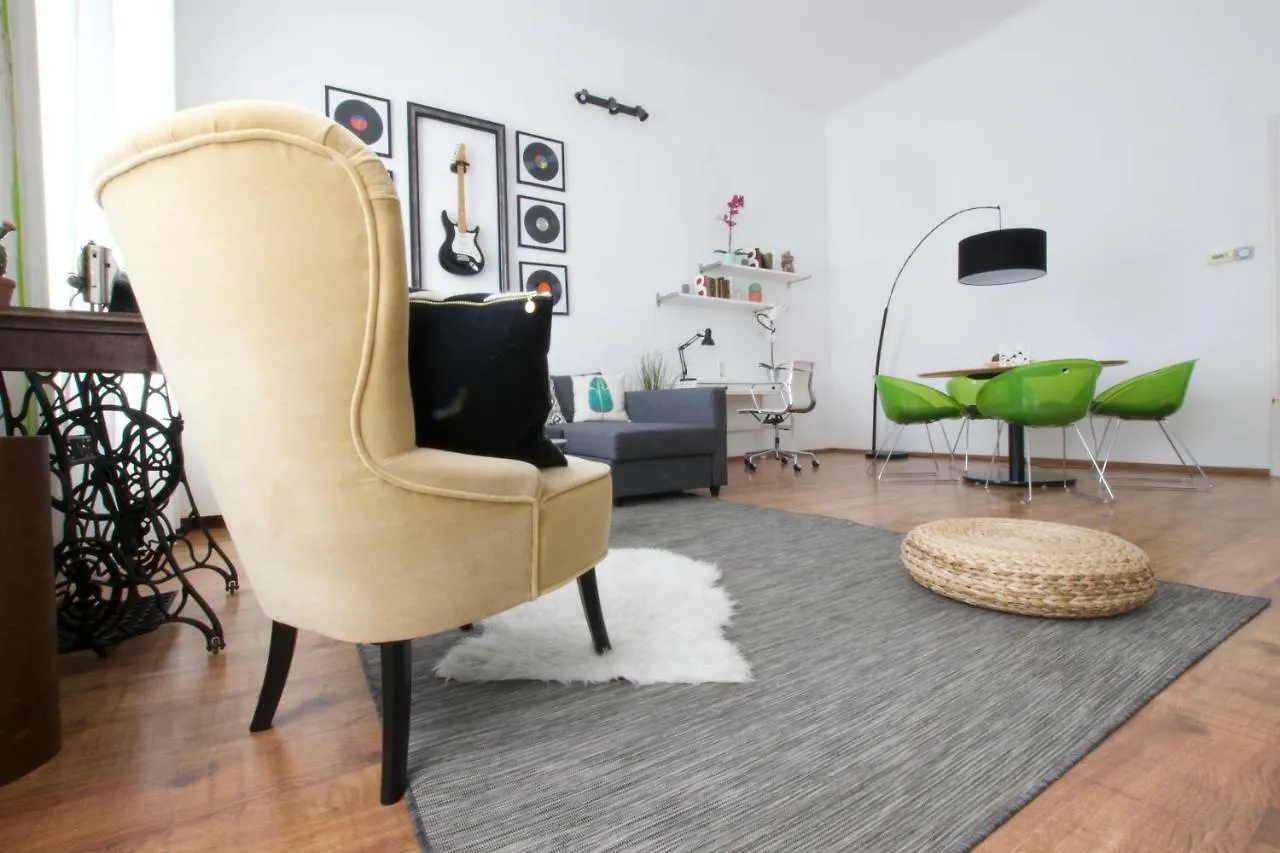 Creative Apartment - Akacfa 62 Budapest