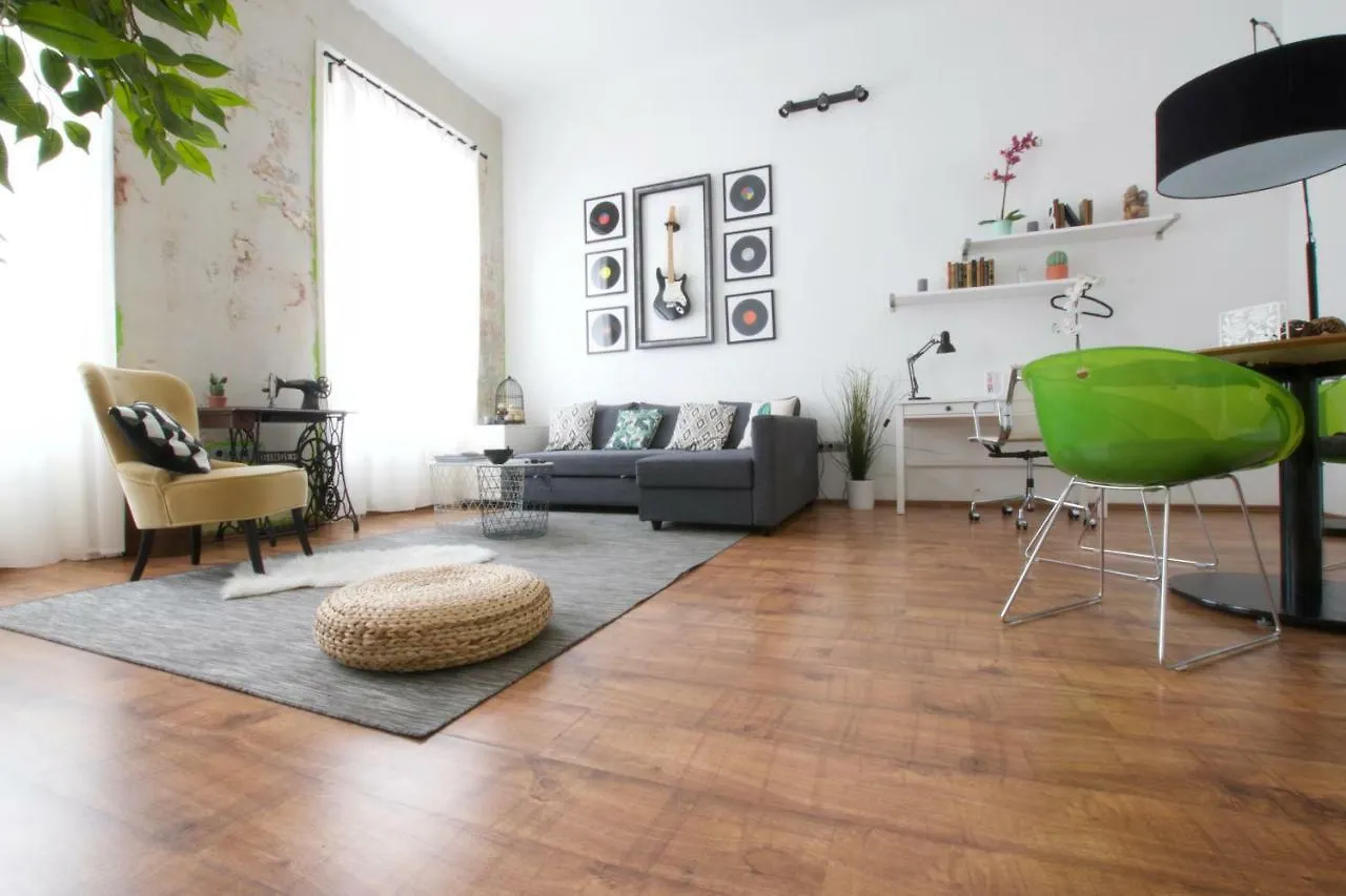 Creative Apartment - Akacfa 62 Budapest