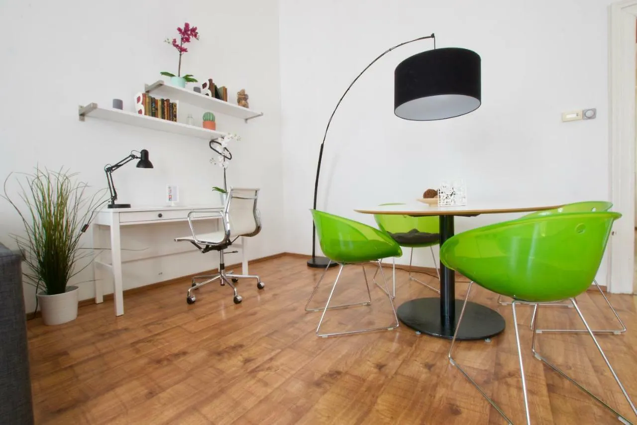 Creative Apartment - Akacfa 62 Budapest