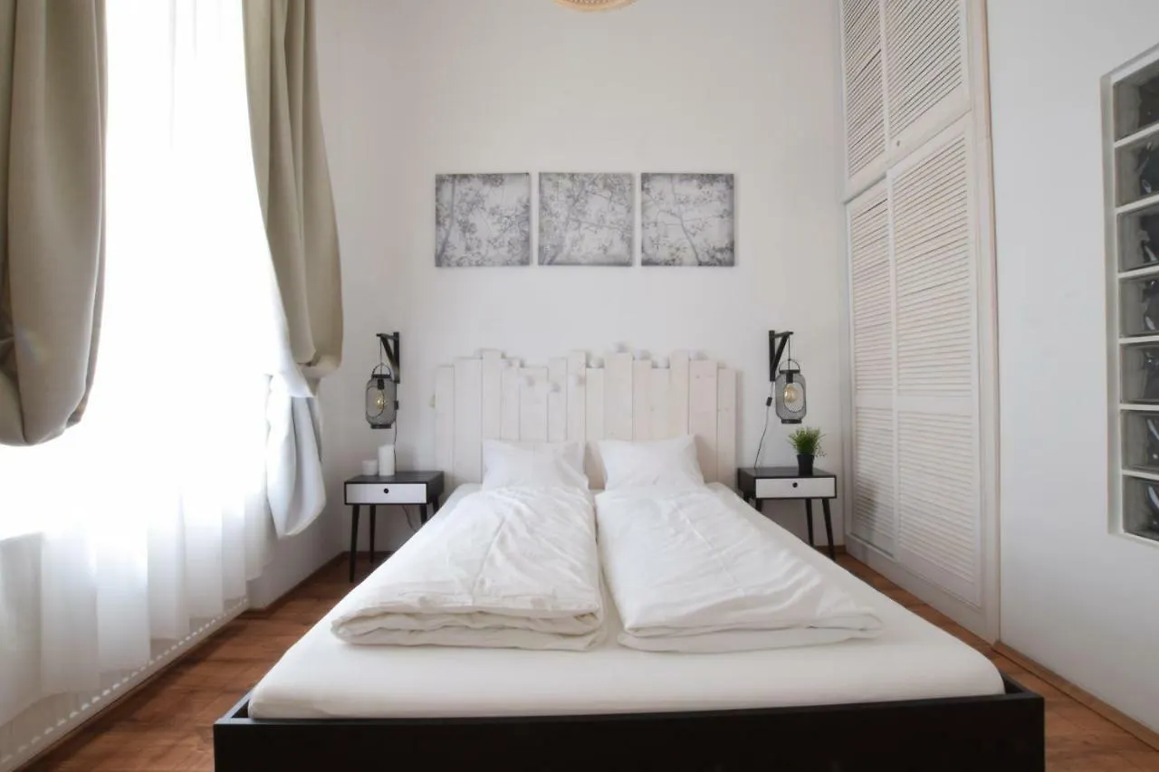 Creative Apartment - Akacfa 62 Budapest